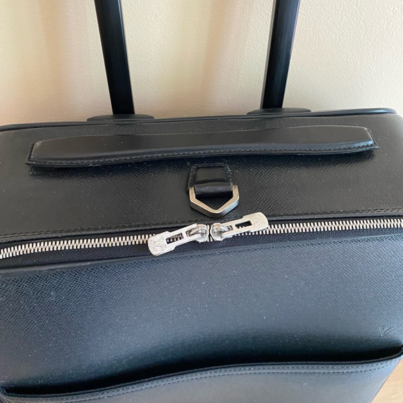 Authentic Louis Vuitton pegase 55 taiga suitcase carry on - Picture 4 of 9